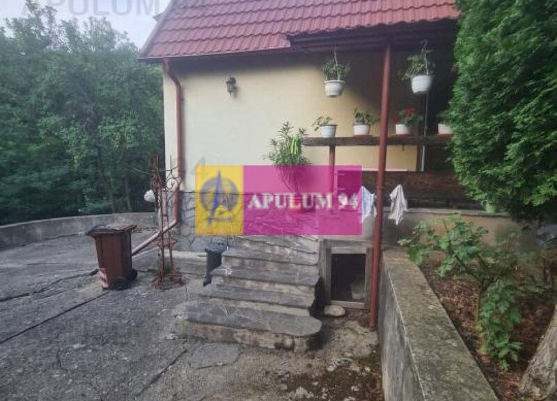 Casa de vacanta de vanzare in Cornu - Zona Cornu de Sus